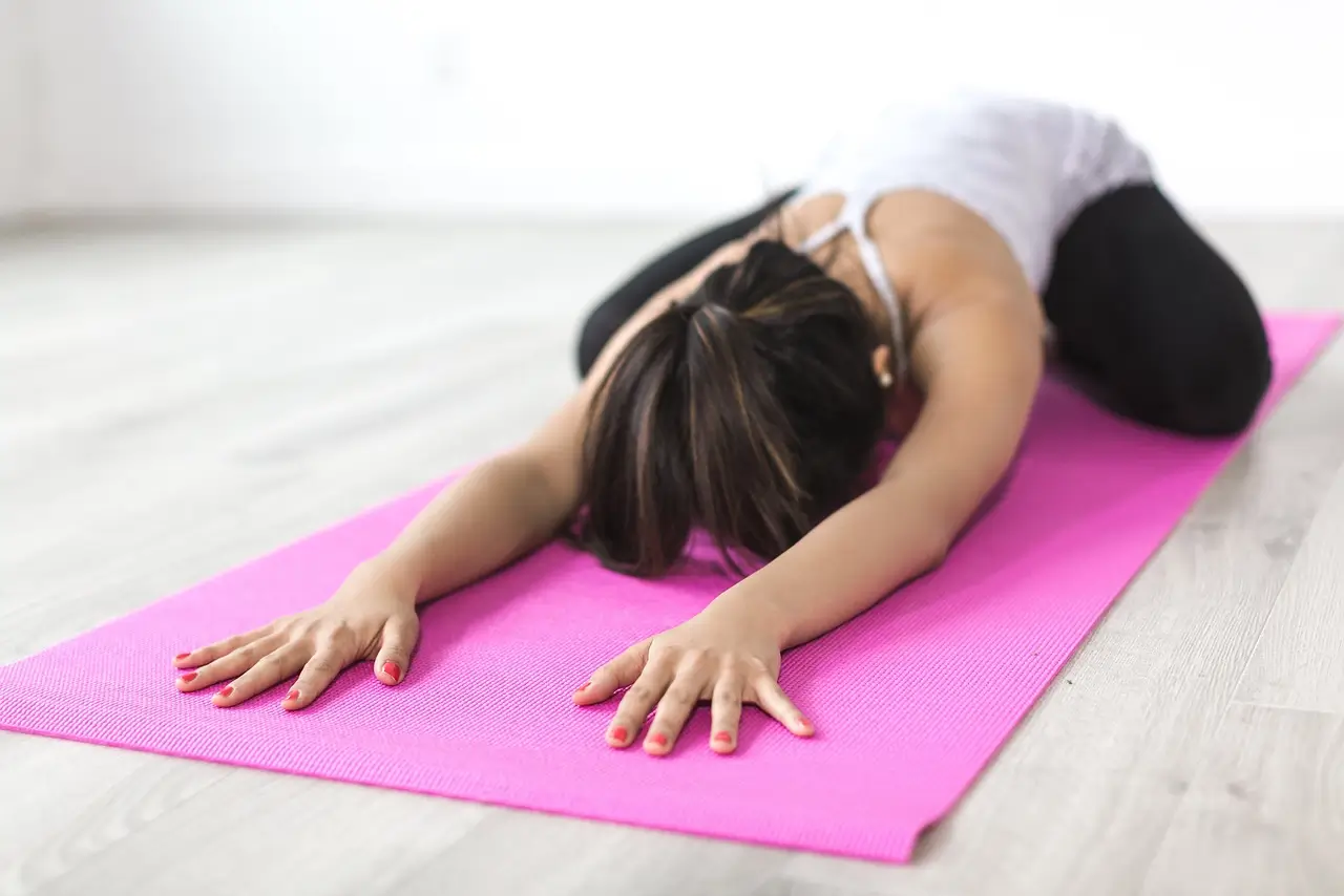 Postura é Tudo: A sua avó estava certa – Alinhar o Corpo Pode Transformar Sua Saúde Física e Emocional